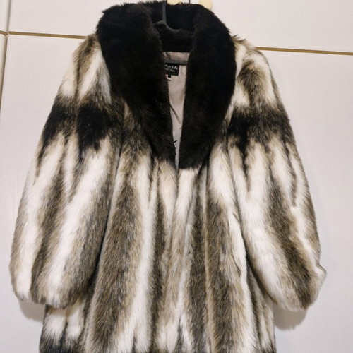 Eco fur coat like new with collar, size L-XL, black and white