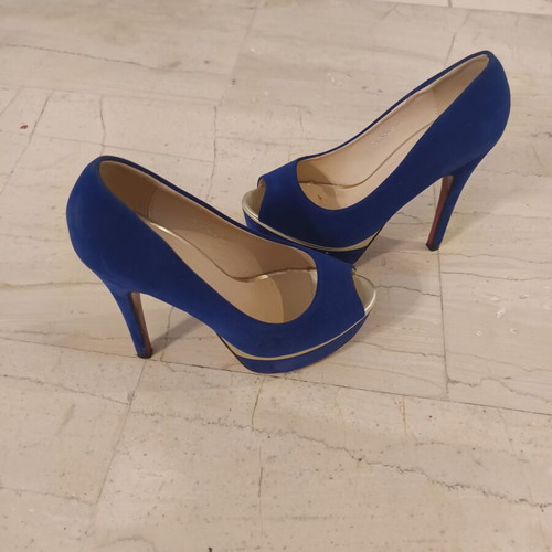 Blue high heel shoes size 36 like new