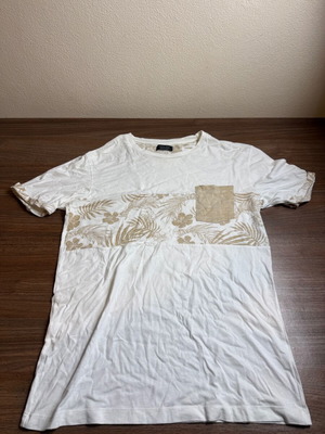 Zara Man men's T-shirt S like new with tropical design and pocket