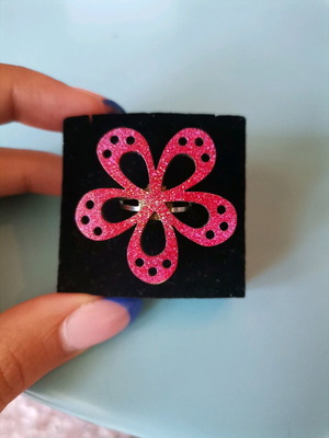 Women's faux ring used