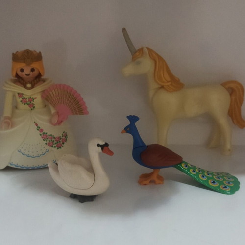 Playmobil 5892 fairy tale princess and magic castle set