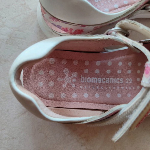 Biomecanics children's sandals used, size 29, multicolor