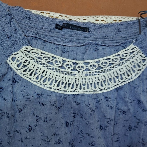 Zara Blue Floral Blouse with Lace Size L Like New