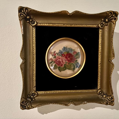 Miniature embroidered gobelin frame with roses like new