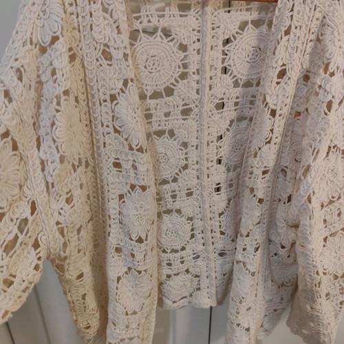 Zara knitted jacket cardigan no L like new, white