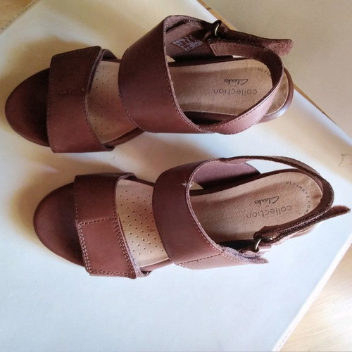 Clarks leather sandals new, adjustable size 37.5, brown