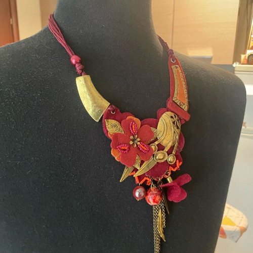 Handmade necklace like new