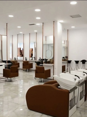 ДАФНИ, продава се бизнес за фризьорски салон, 230 кв.м, партер, в експлоатация от 2019 г. Голям клиентски базис
