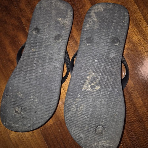 Havaianas black flip flops size 39-40