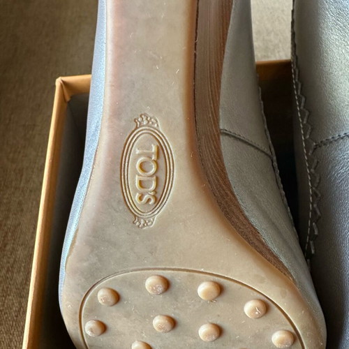 Tod’s platforms used, grey-silver, size 38.5