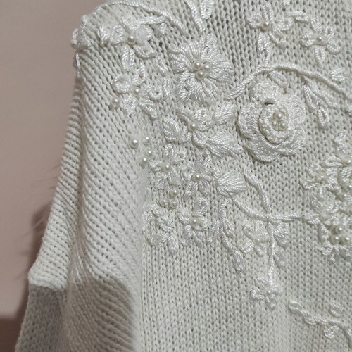 Paramour Exclusive knitted vintage blouse like new, beige with embroidery