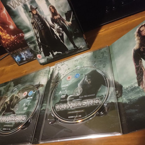 Van Helsing 2 Disc Collector Edition DVD like new, English subtitles