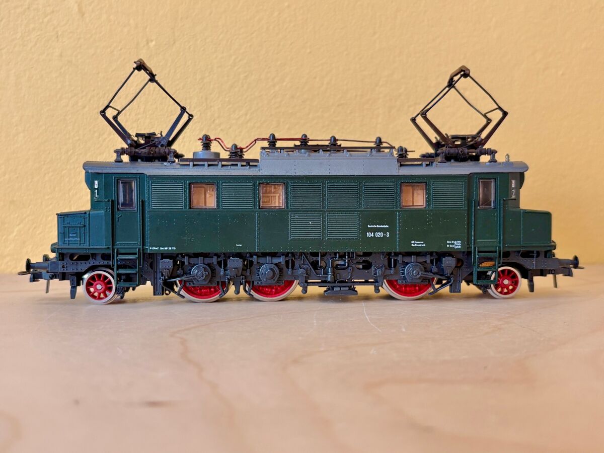 Локомотив Roco 04144S DB BR 104 като… - € 66,00 - Vendora.bg