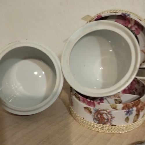 Jewelry box set like new, porcelain egg and mirror multicolored