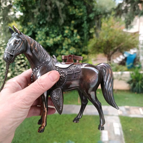 Vintage horse figurine with functional lighter, like new