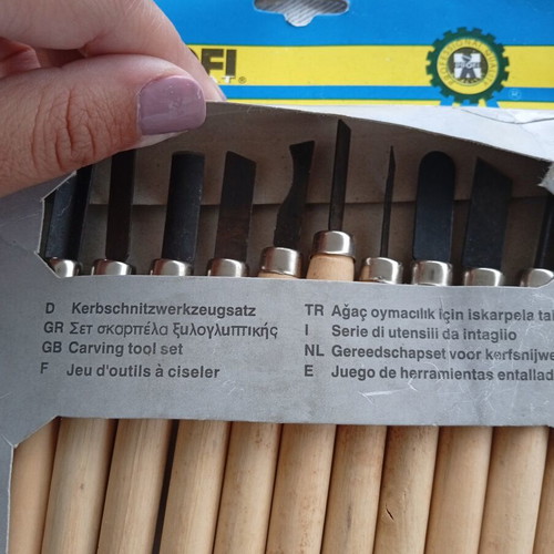 DIY woodcarving and cutting tools set like new