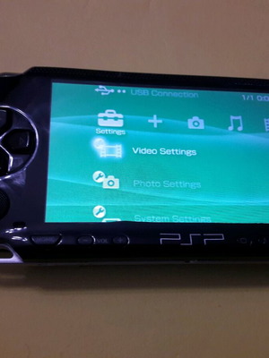 PlayStation Portable PSP 1004 употребяван с оригинална батерия и карта памет