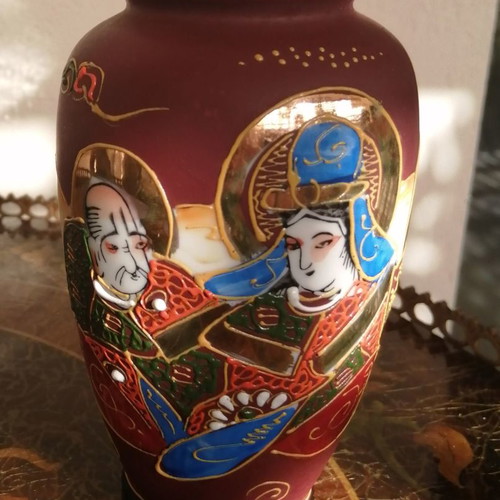 Decorative Asian art vase used, gilded