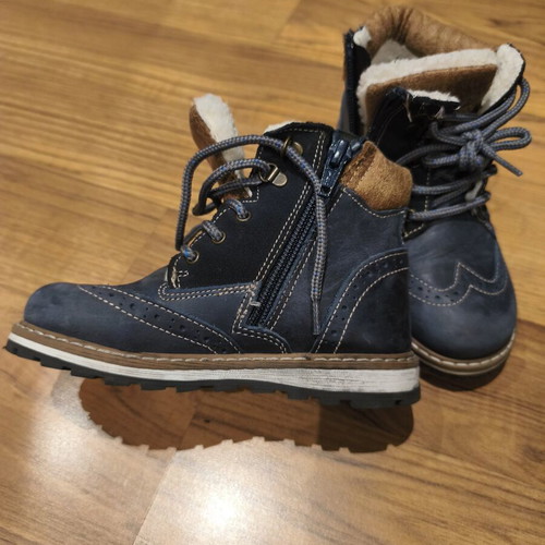 Children's winter boots size 27 like new, blue with fur lining