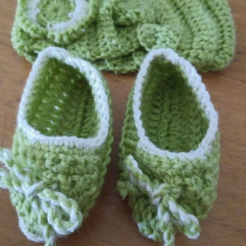 Handmade baby shoes set with hair ribbon for newborns new