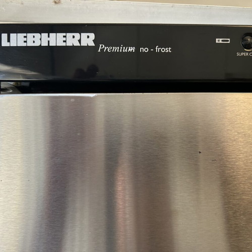 Liebherr refrigerator used with replaced motor and thermostat issue