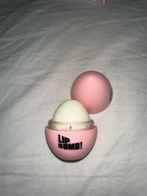 Lip balm like new with cherry scent