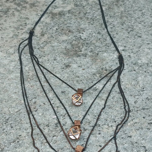 Chain necklace new with crystals in geometric shapes