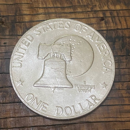 Commemorative United States One Dollar Coin 1776-1976 like new