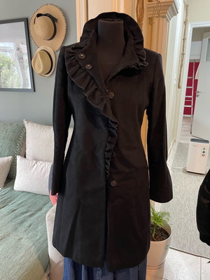 DKNY coat used with ruffles on collar small black