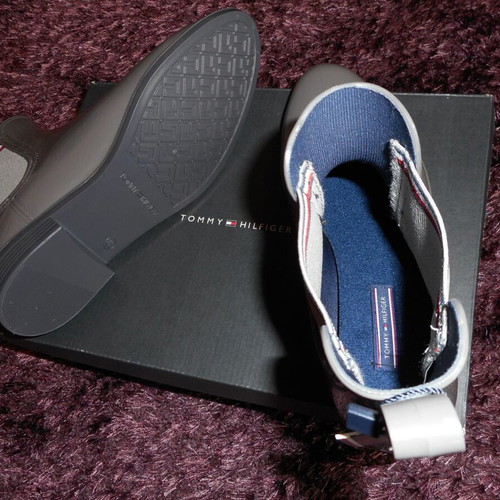 Tommy Hilfiger gray glossy rubber boots new, size 42, waterproof