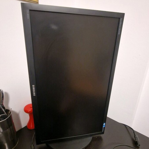 Samsung Led Monitor 24" new, pack of 5 pieces