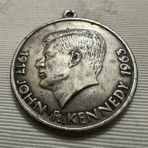 White House Commemorative Medal like new, US President Seal vintage