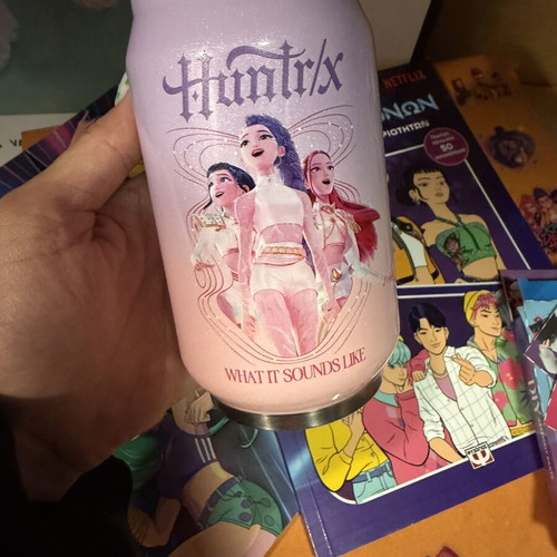 Kpop Demon Huntr/x set with stickers, notebook, cup and matching game