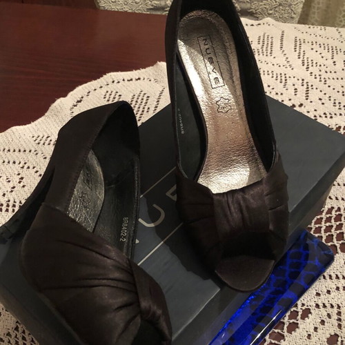 NUEVE satin pumps like new, size 37, black