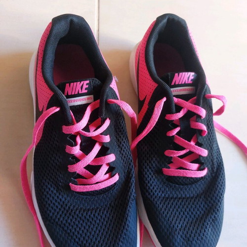 Nike women's athletic shoes like new, black and pink, size 38.5