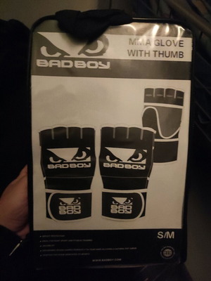 Γάντια MMA Bad Boy σαν καινούργια