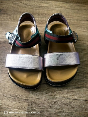 Gucci kids sandals used, size 23