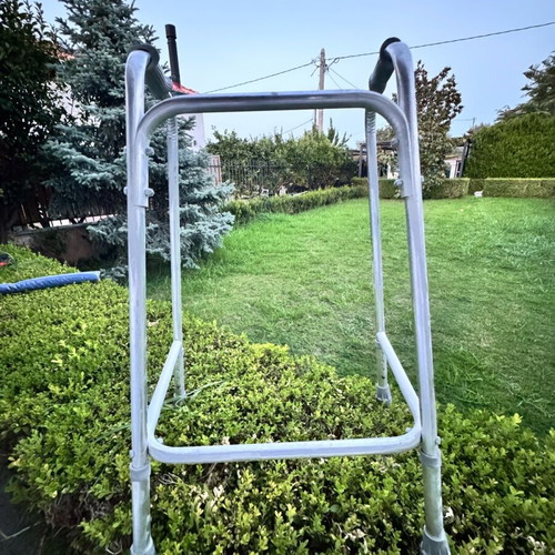 Stable Walker like new