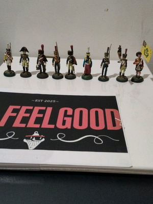 Almirall-Pallou lead soldiers set of 9 like new, 1980s