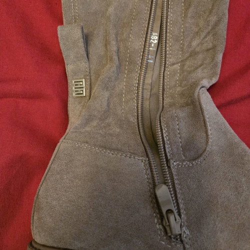 Women's suede beige boots new, size 41