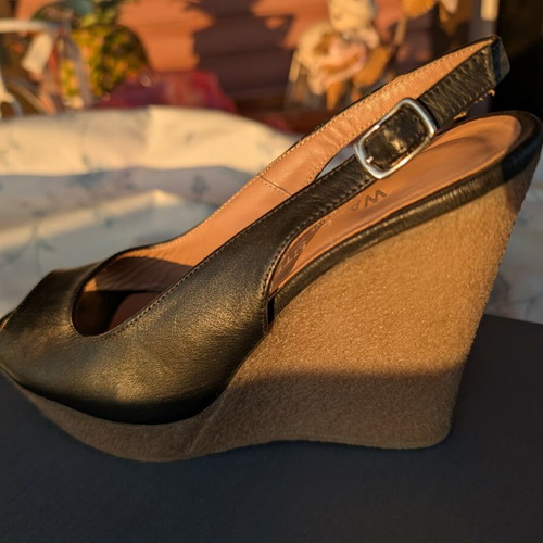 Wall Street black slingback peep-toe platform sandals like new, size 36