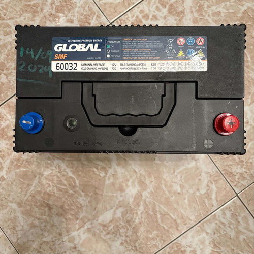 Global SMF 60032 12 Volt 100 Amp Car Battery like new, marine type