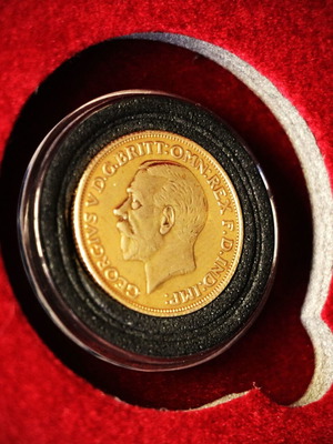 Gold Sovereign George England 24K Plated Coin with Luxury Wooden Case new
