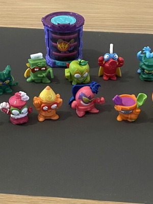 Super Zings collection like new