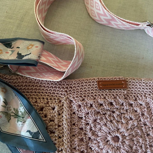Handmade pink knitted crossbody bag made to order