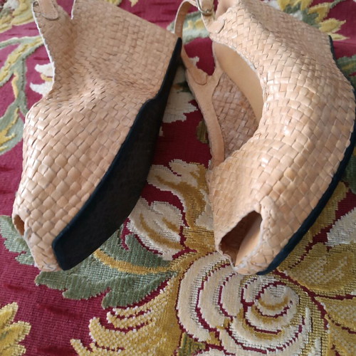 Woven leather platform sandals like new, size 41