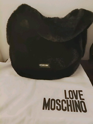 Τσάντα ώμου Love Moschino γούνινη καινούργια, μαύρη