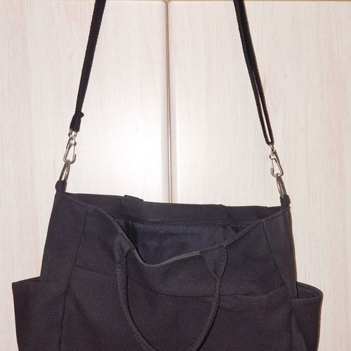 Shein crossbody bag like new, black fabric with metal details