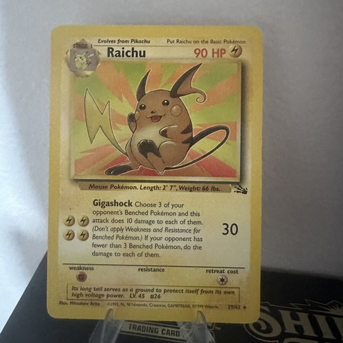 Raichu 29/62 Fossil Set Pokémon TCG card like new