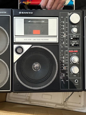 Sanyo M 9819-2K Boombox cassette player used, 1980